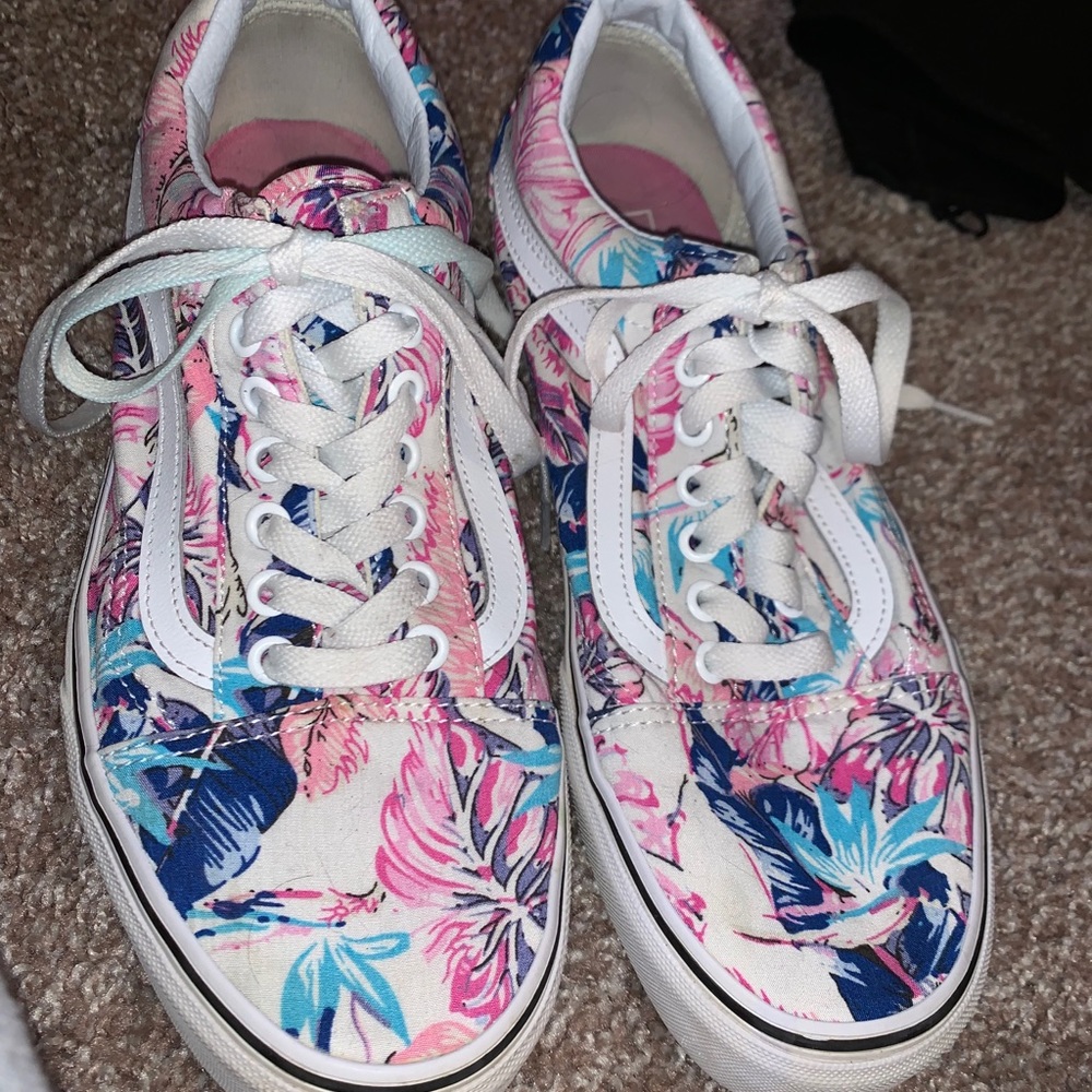 Cute Pink/Blue/White Floral Vans Size 10 Women’s